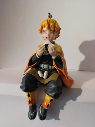 Figura Zenitsu Kimetsu no Yaiba