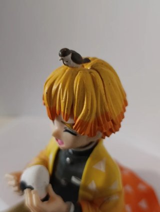 Figura Zenitsu Kimetsu no Yaiba