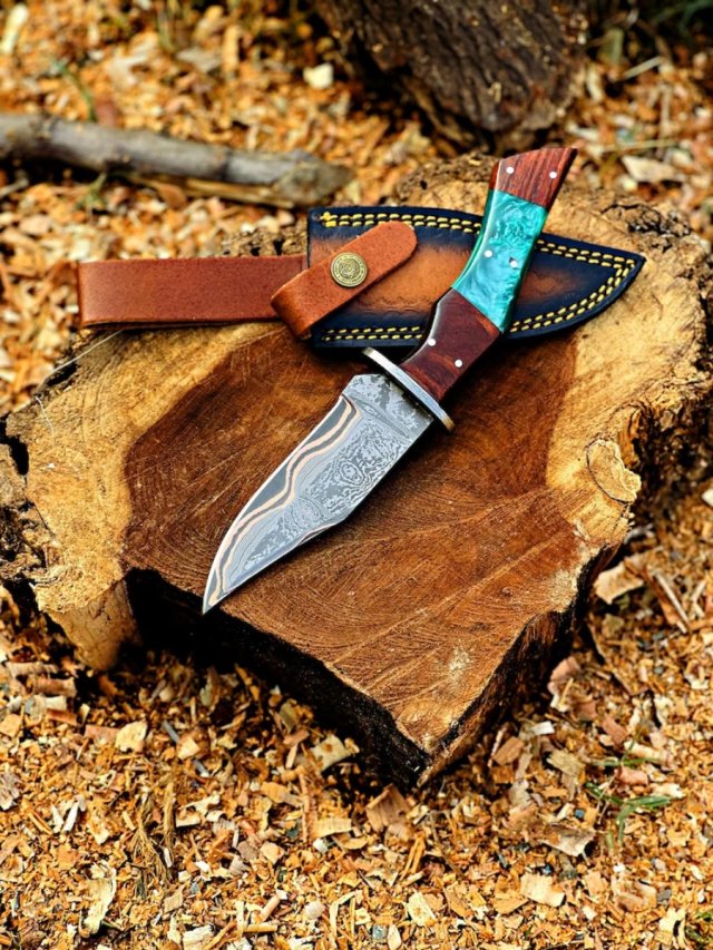 Cuchillo Damasco Artesanal con Funda de Cuero
