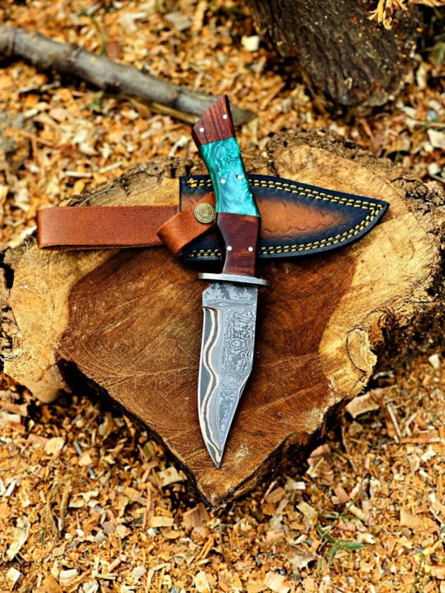 Cuchillo Damasco Artesanal con Funda de Cuero