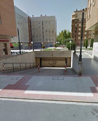 2 plazas de garaje con trastero, se puede separar.