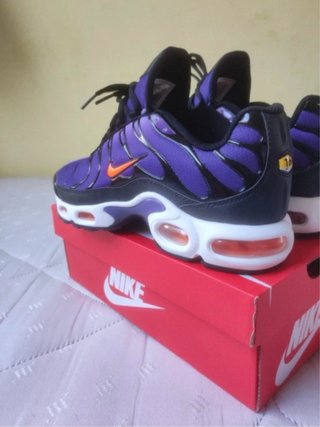 Nike TN Talla 45 Morado Naranja Sin Usar