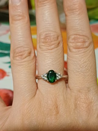 Anello Oro con Zirconi Verdi e Bianchi