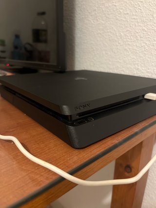 Playstation 4 Slim Negra