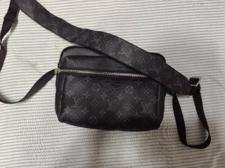 Bolso Louis Vuitton M30233 Negro