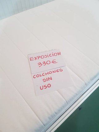 Cama doble con cajones