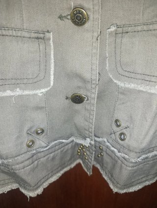Cazadora verde militar bordada con tachuelas mujer