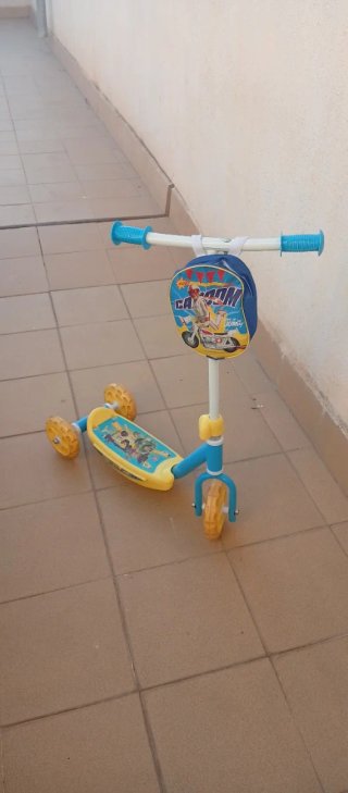 Patín 3 Ruedas Infantil Azul y Amarillo