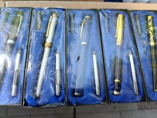 Set di penne stilografiche in astuccio blu