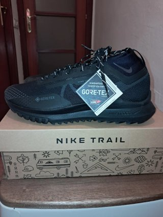 Zapatillas Nike Trail Gore-Tex Talla 44