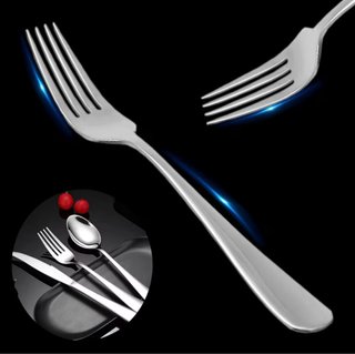 Set de cubiertos de metal plateado