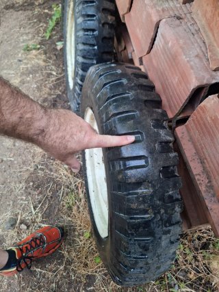 4 Ruedas y Llantas Jeep Willys