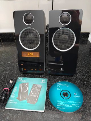 Altavoces Logitech Z10