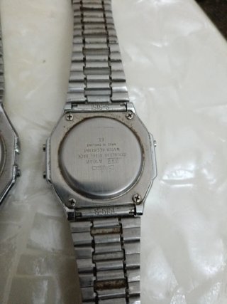 Reloj Casio Digital Plata y Negro