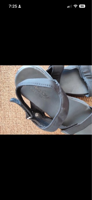 Sandalias Skechers Yoga Foam Negras