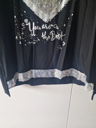 T-shirt nera con cuore paillettes M&S