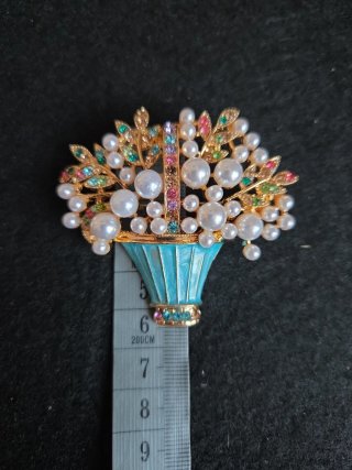 Spilla vintage fiore con perle e strass