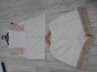 Conjunto blanco y beige con encaje