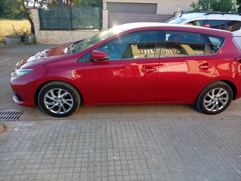 Toyota Auris 2016 - foto 1