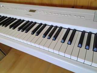 Piano yamaha P-525 Blanco