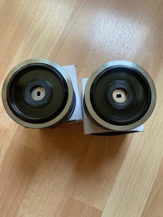 Dos carretes de pesca OKUMA LS-8K