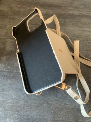Capa iPhone 13 Pro Max com porta-cartões