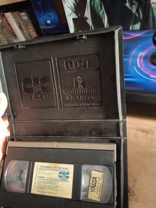 Película VHS VIDEO CLUB Hombres de Hierro