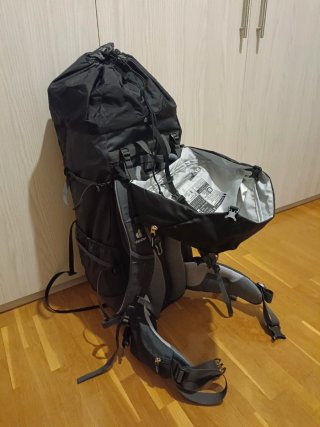 Mochila Deuter Trekking Plus 55+10 Negra