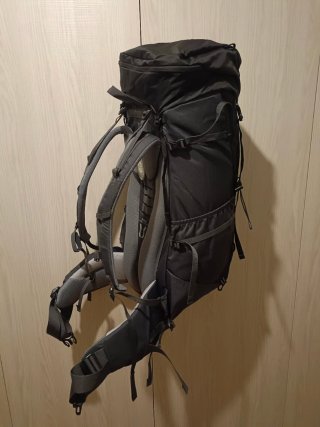 Mochila Deuter Trekking Plus 55+10 Negra