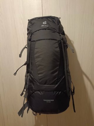 Mochila Deuter Trekking Plus 55+10 Negra