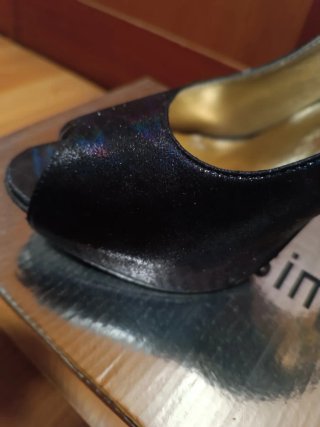 Zapatos Peep Toe Tacón Dorado Negro