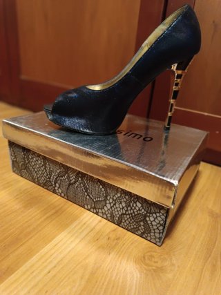 Zapatos Peep Toe Tacón Dorado Negro