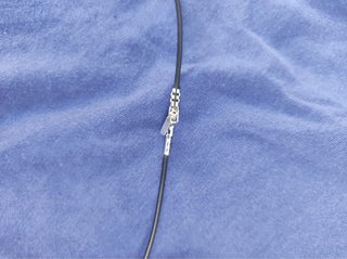 Collana in caucciù con pendente geometrico