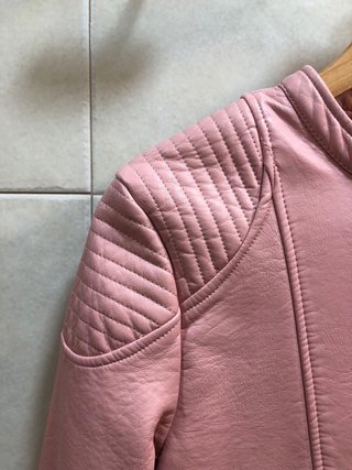 Cazadora polipiel mujer rosa