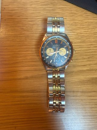 Reloj Seiko Dorado y Plateado