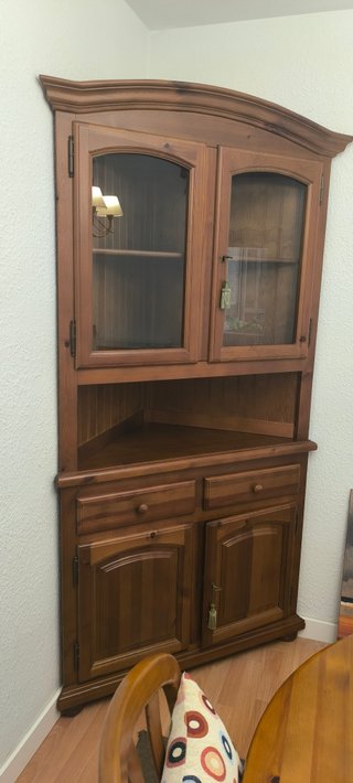 Aparador esquinero madera maciza y cristal