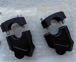 Elevadores Manillar Moto 7/8 (22mm) Negro