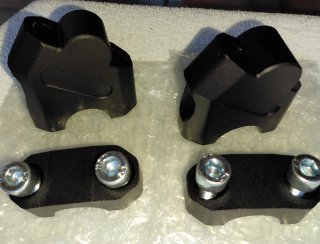 Elevadores Manillar Moto 7/8 (22mm) Negro