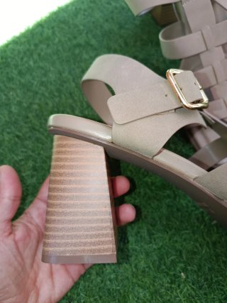 Sandalias tacón beige talla 42 nuevas