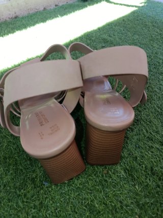 Sandalias tacón beige talla 42 nuevas