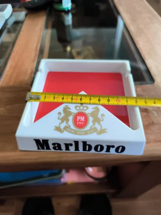 Cenicero Marlboro