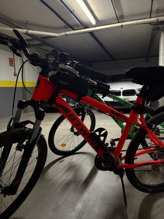 Bicicletas Naranja y Verde