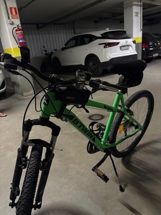 Bicicletas Naranja y Verde