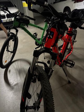Bicicletas Naranja y Verde