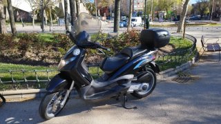 Piaggio Beverly 125 Scooter Negra