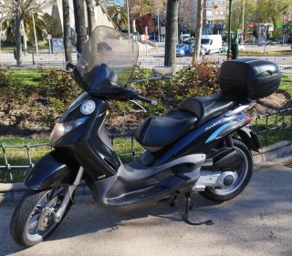 Piaggio Beverly 125 Scooter Negra