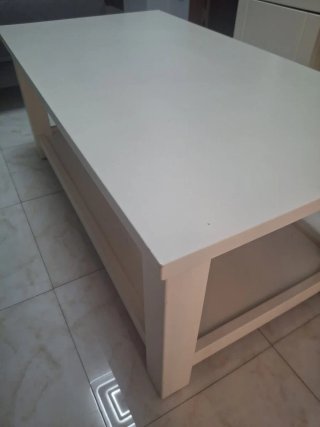 Mesa de centro de madera blanca