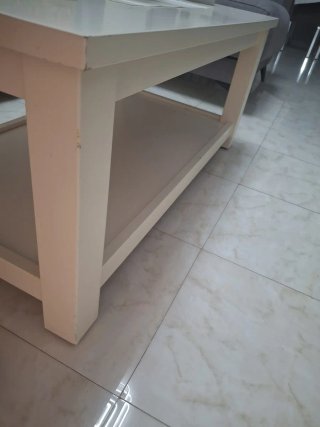 Mesa de centro de madera blanca