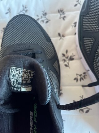 Zapatillas Skechers Hombre Talla 40 Negras/Grises