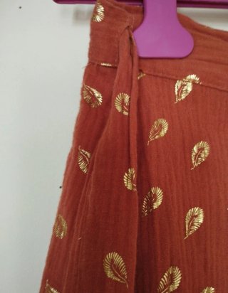 Falda cruzada algodón estampado dorado